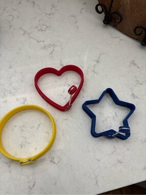 Silicone Shape Egg  or pancake Rings - Red Heart, Blue Star, Yellow Circle